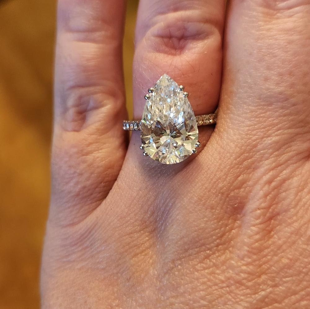 6.5 Carat IGI Pear Cut Platinum Diamond Ring! - Picture 9 of 16